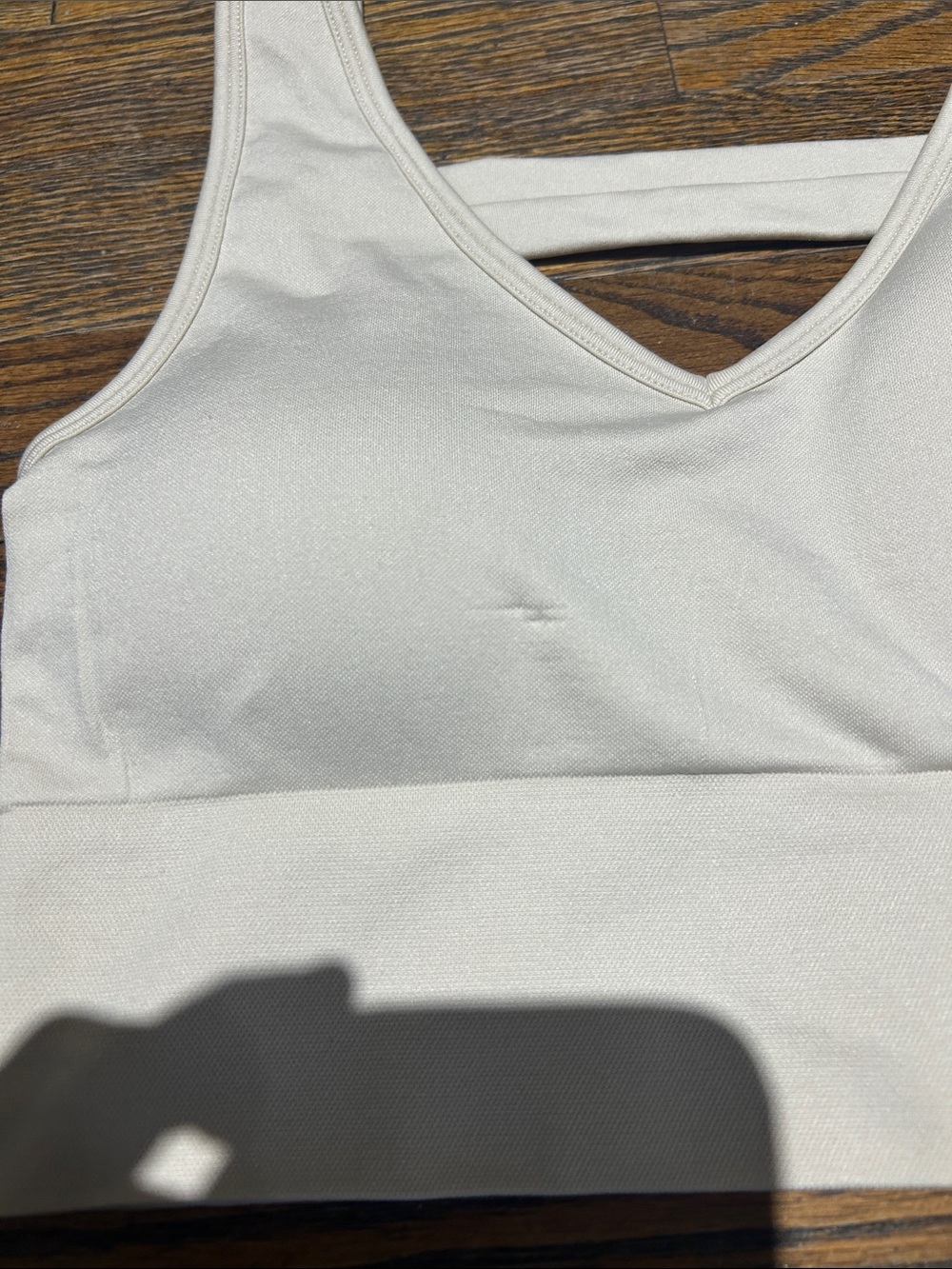 New Women's 90 Degree Seamless V-Neck Comfort Bralette in Cream - Picture 2 of 4